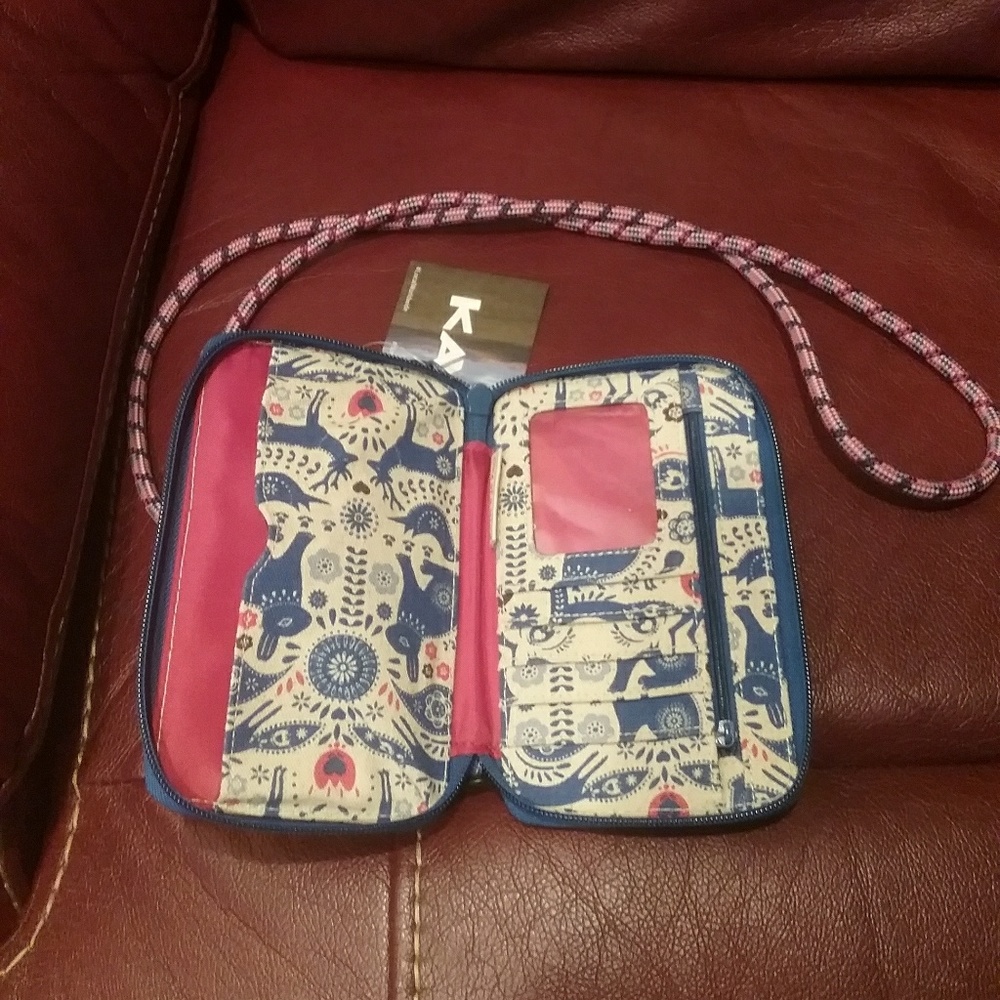 NWT KAVU Clutch Bi-Fold Wallet/Xbody Final Price - Picture 2 of 2